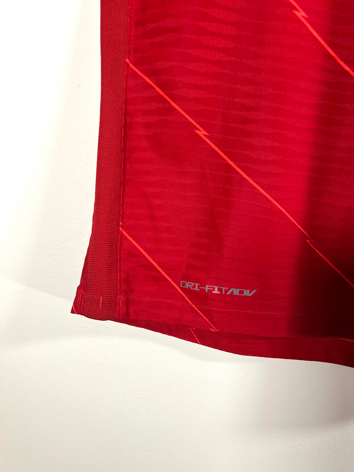 2021/22 Liverpool FC Home Jersey Non-Player (DB2533-688 -L) 9/10