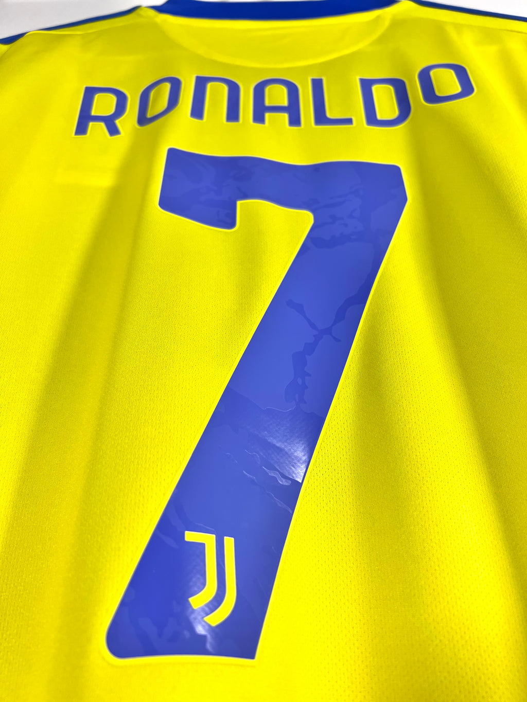 2021/22 Cristiano Ronaldo Juventus Third (GS1349 - L) BNWT 10/10