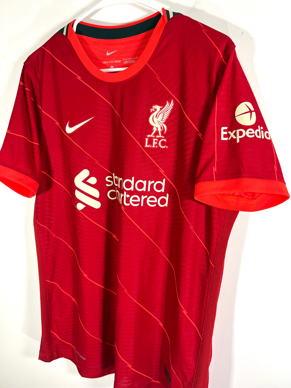 2021/22 Liverpool FC Home Jersey Non-Player (DB2533-688 -L) 9/10